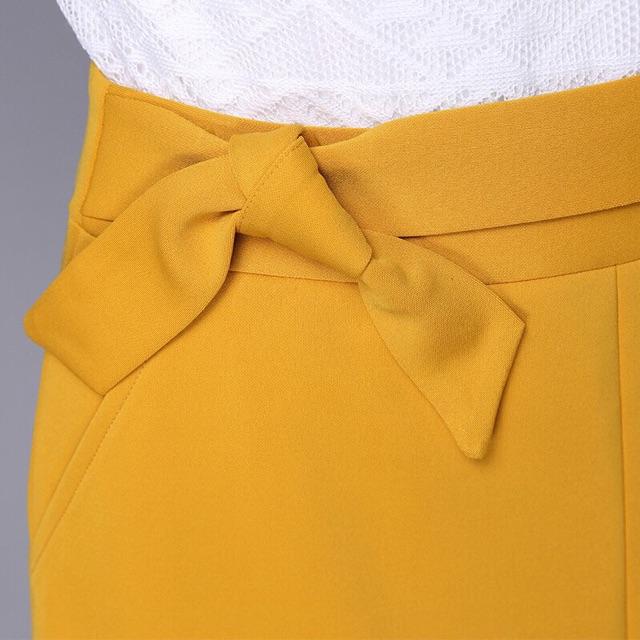 Chân Váy Dáng Suông Sẻ Giữa Thắt Nơ