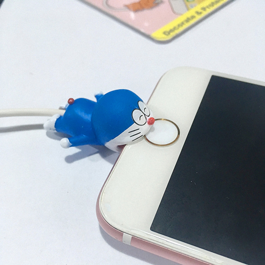 Cable Bite Bảo Vệ Dây Cáp Sạc Điện Thoại Hình Mèo Máy Doraemon