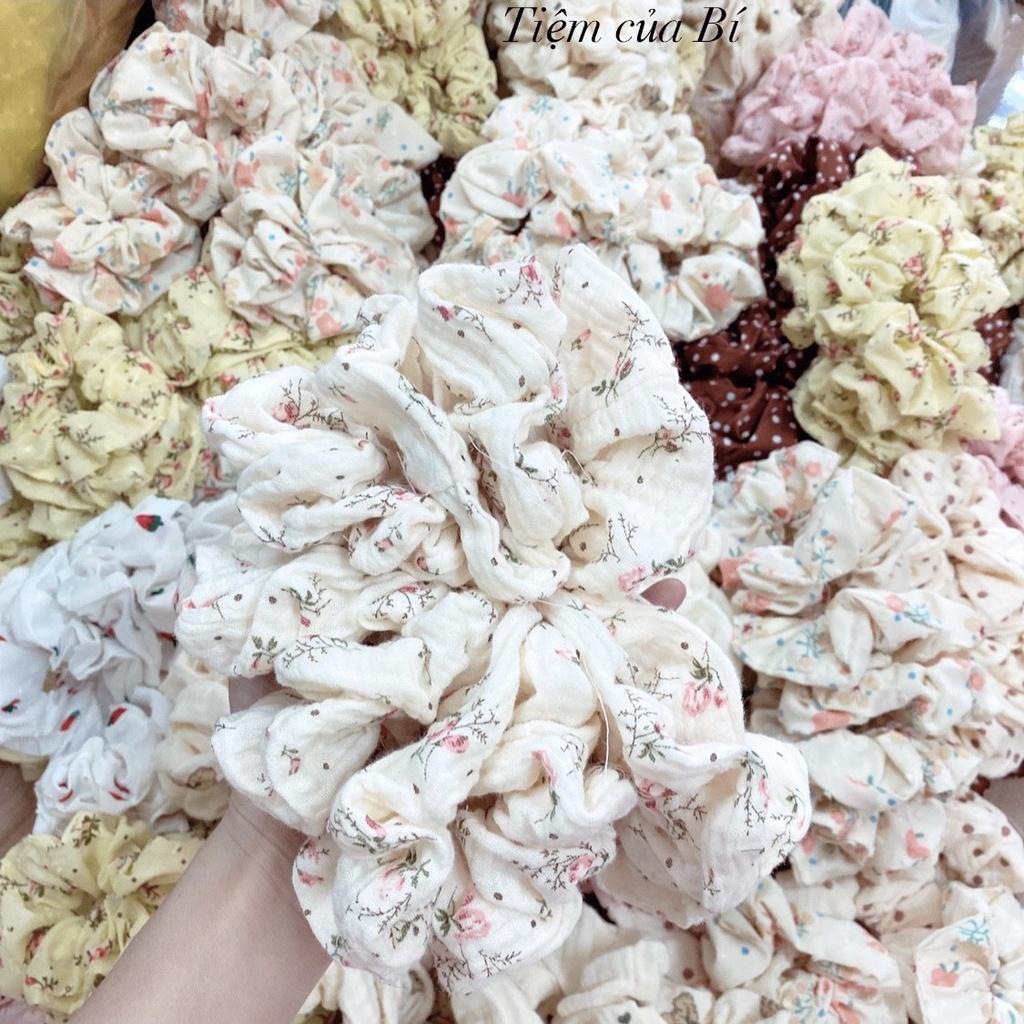 Scrunchies buộc tóc họa tiết hoa hồng nhỏ vải xô cao cấp