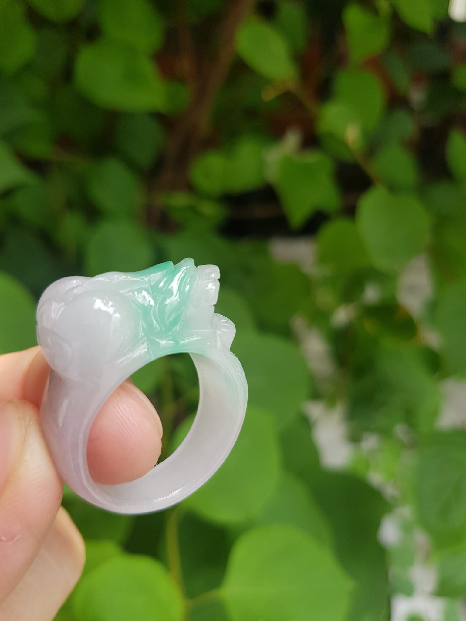 Nhẫn Tỳ Hưu Mới Nam Ni 20mm Đá Cẩm Thạch Tự Nhiên Trắng Xanh Ngọc Bóng Đẹp Size Nhẫn đk 20mm x bản 12mm ạ