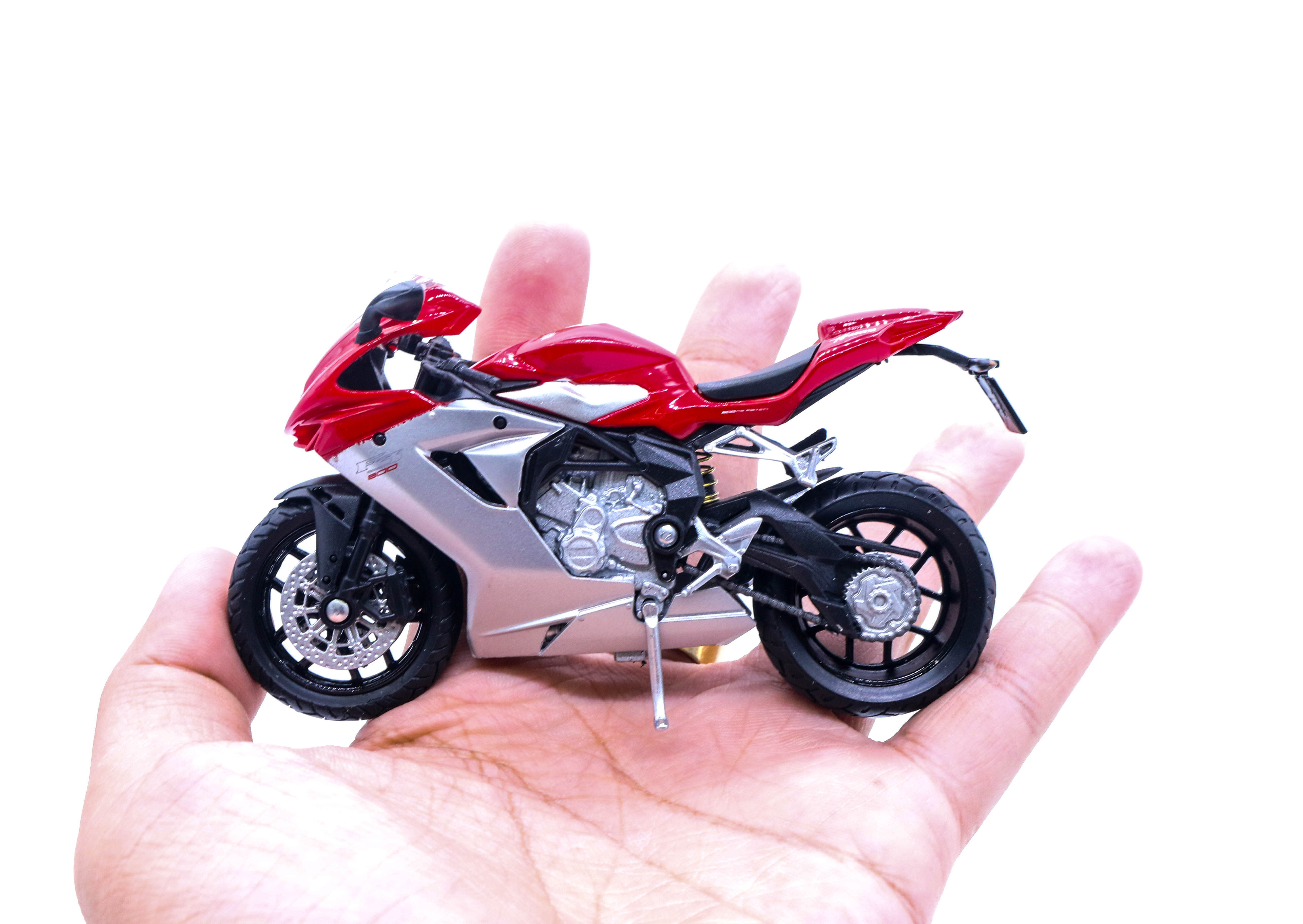 MÔ HÌNH XE F3 800 1:18