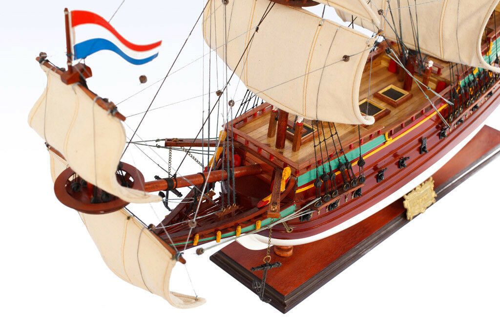Mô hình tàu gỗ trang trí thuyền chiến Batavia (lắp ráp sẵn)