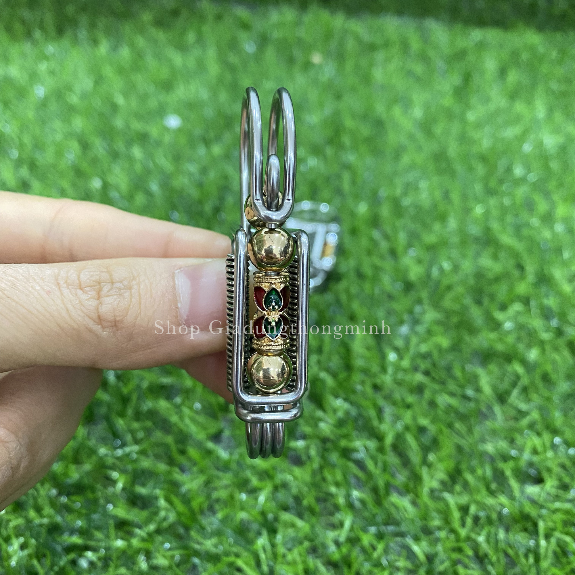 Móc Khóa Ô Tô họa tiết Đỏ Xanh bằng Inox 304 không gỉ Cao Cấp Hàng Việt Nam,Hàng làm thủ công tỉ mỉ , Màu Inox nguyên bản rất Sang và Sạch Sẽ ,Càng Dùng Càng Sáng - Móc khóa Xe Máy bền đẹp