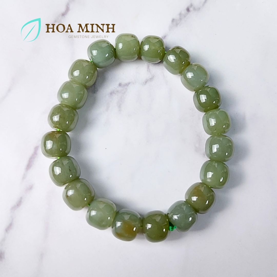 Vòng tay Ngọc Hoà Điền xanh lá cây hạt vuông size 10 li đẹp VIP