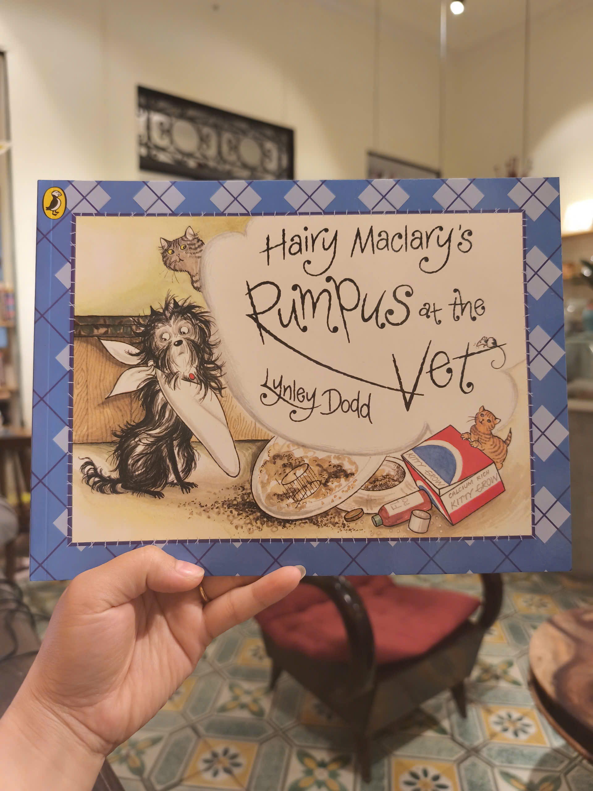 Sách - Hairy Maclary's Rumpus At The Vet by Lynley Dodd