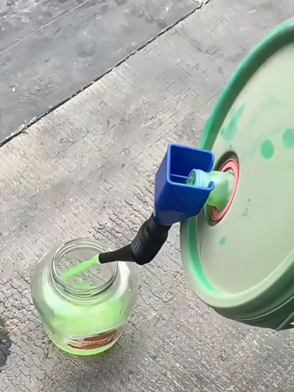 Phễu rót dầu nhớt, đổ xăng, nước làm mát cho ô tô - Có Tấm Lọc - phụ kiện oto Tâm Luân - chổi lau ô tô tẩm đầu