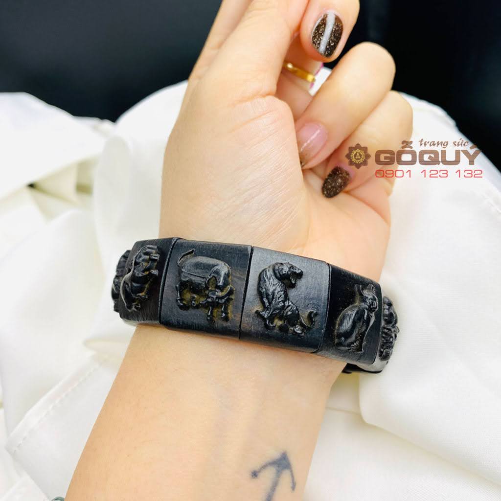 Vòng tay gỗ phong thủy 12 con giáp gỗ mun đen