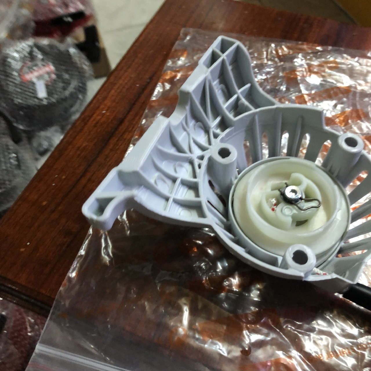 Ốp giật khởi động dùng cho  máy cưa xích STILH FS87 FS90 FS110 FS130