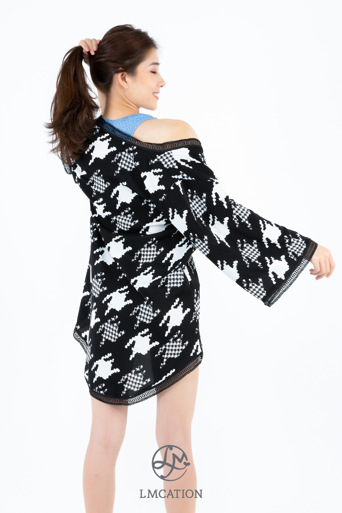 Áo khoác Kimono LMcation Mara - Hoa Văn Đen Trắng