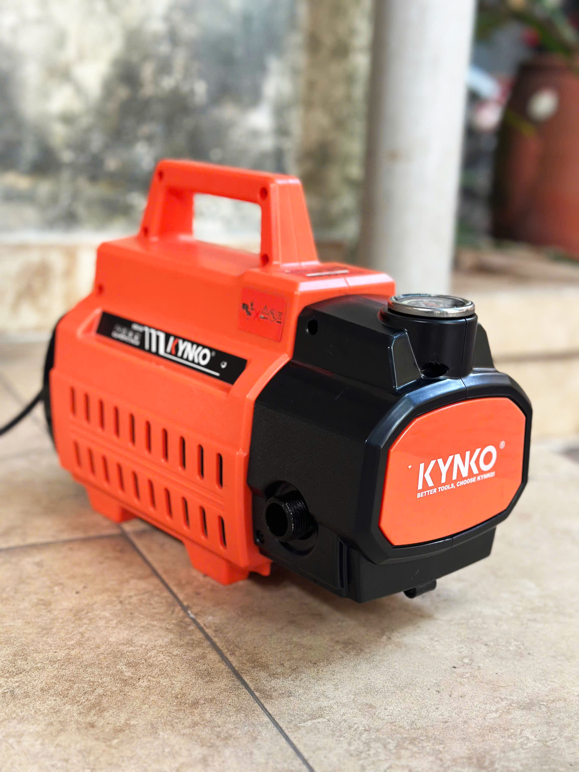 Máy rửa xe áp lực cao nhập khẩu chính hãng Kynko KW04 siêu bền