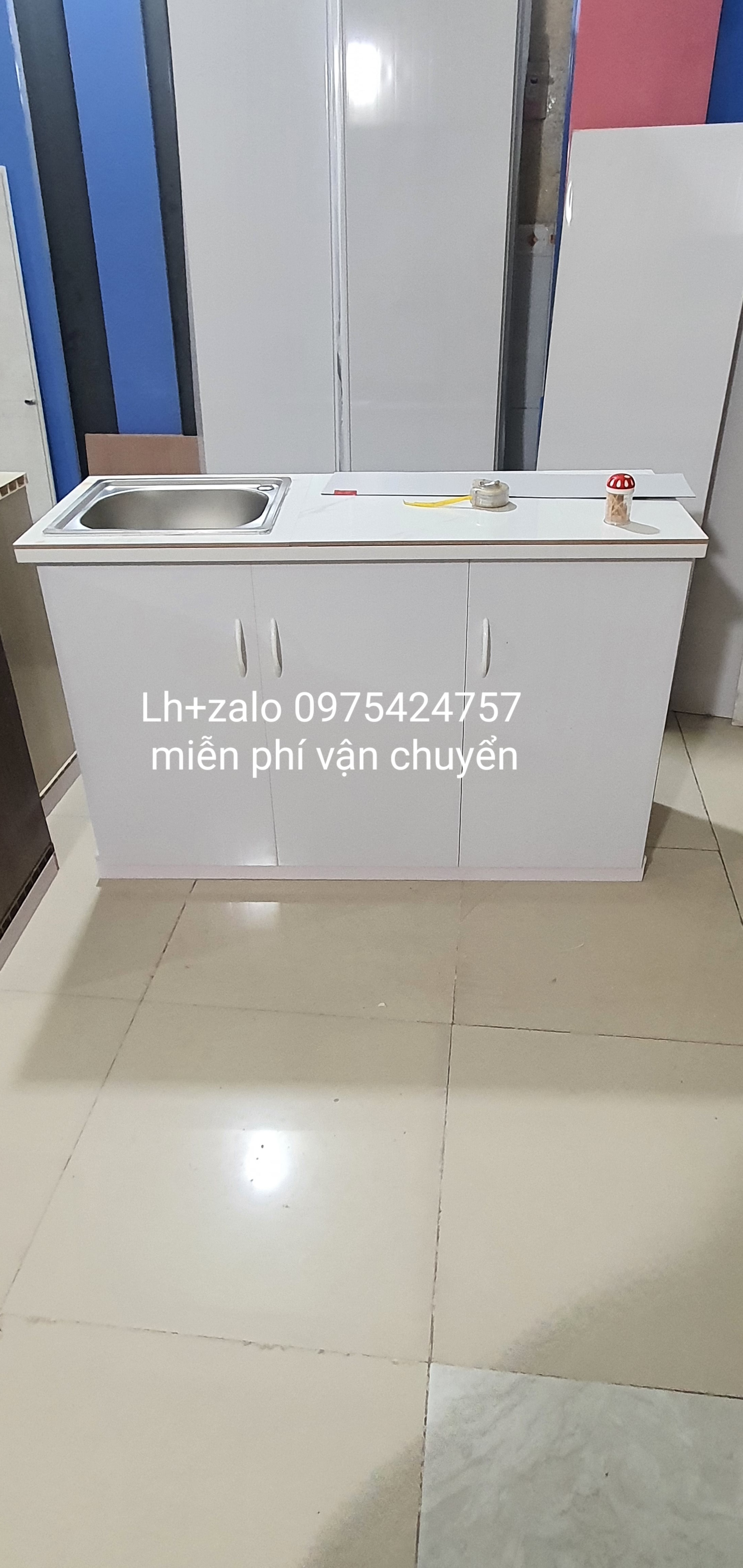 Tủ bếp sẵn bồn mặt gạch nhựa đài loan