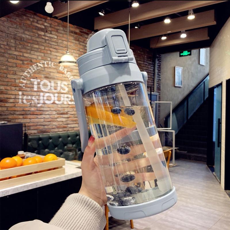 Cốc nước đơn giản Chai nước 2000ML Chai nước rơm Chai nhựa Chai nước Cốc tiện dụng Chai nước thể thao Chai nước thể thao Chai nước dung tích lớn Chai nước