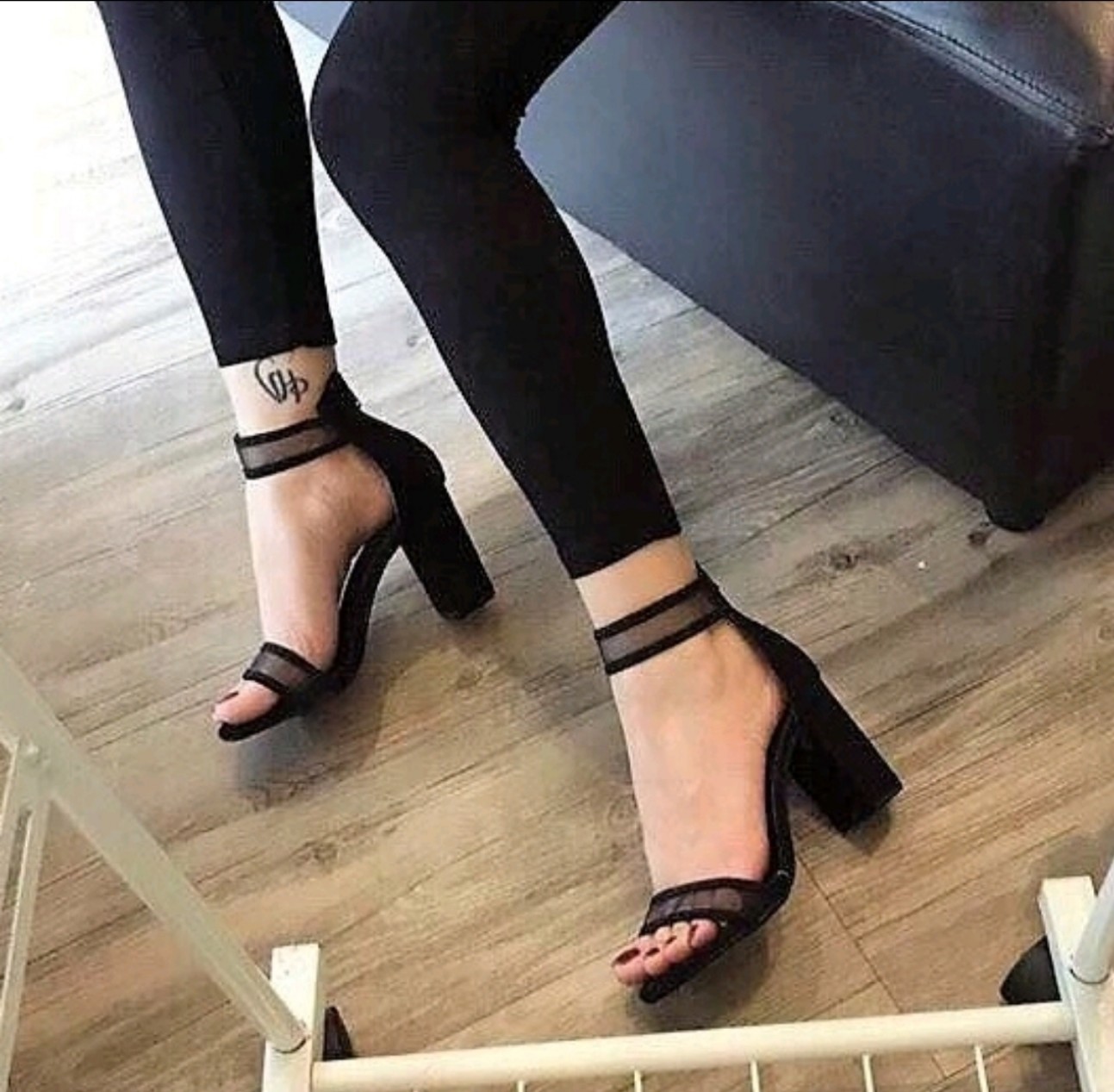 Giày cao gót quai lưới khóa kéo thới trang