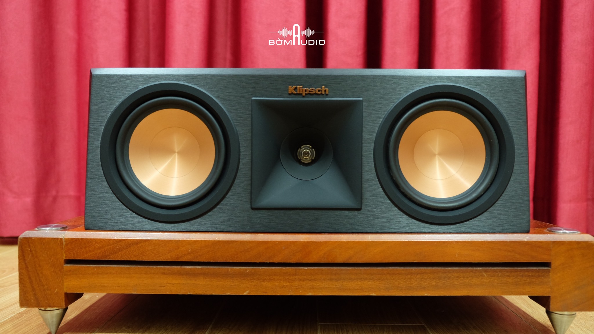 KLIPSCH RP-250C | Dòng Center Xem Phim Nghe Nhạc Reference Premiere Klipsch - Công Suất 500W x 8ohm - Độ nhạy 96dB - Tweeter Titanium LTS 25mm Hybrid Tractrix Horn Độc Quyền + 2 Loa Mid/Bass 15cm Cerametalic Phủ Copper Tinh Tế | Hàng Chính Hãng _ Mới 100%