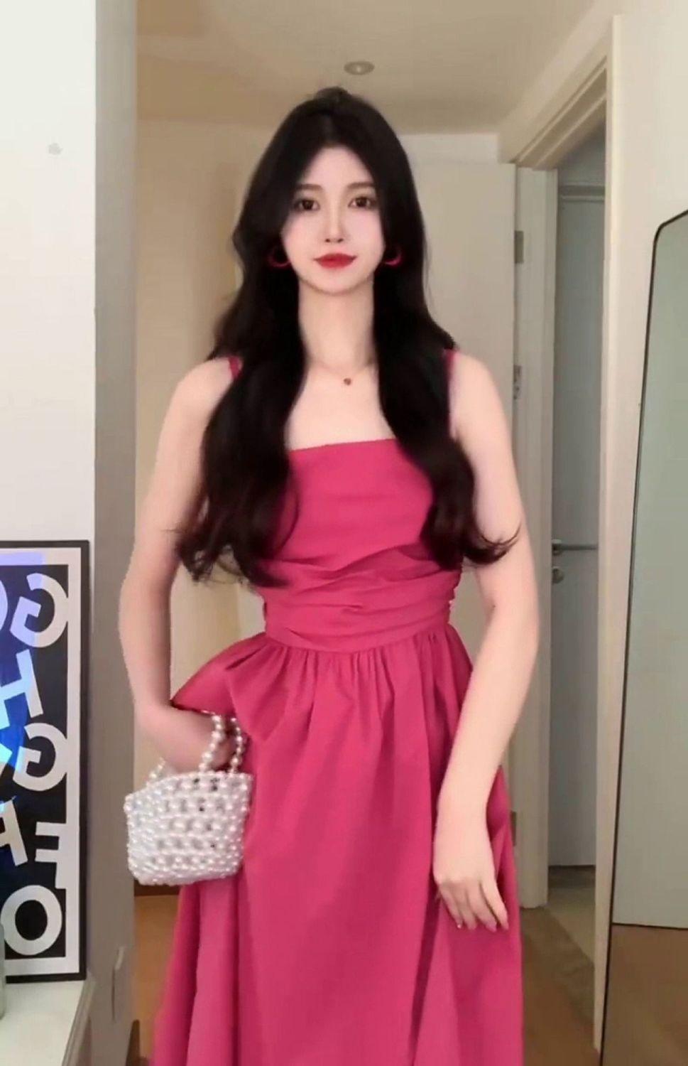 TOBE1SHOP Tea Break French Rose Sling Dress Trẻ em mùa hè 2023 Thắt lưng lộ ra váy dài nghỉ mát bên bờ biển gầy