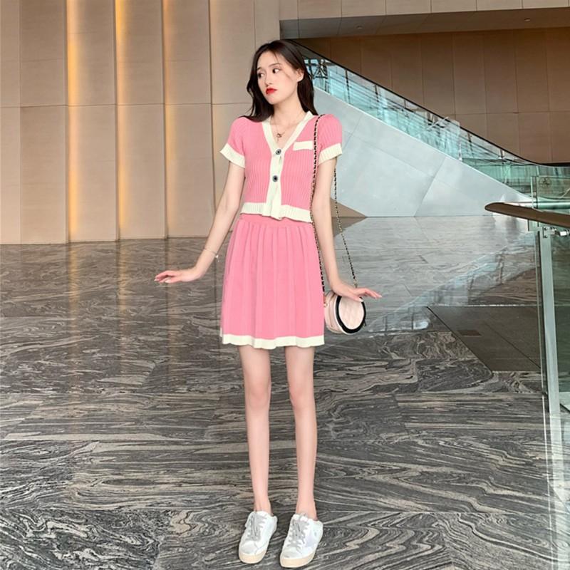 Set Áo Thun Ngắn Tay Cổ Chữ V+Chân Váy Ngắn Lưng Cao Thời Trang Nữ