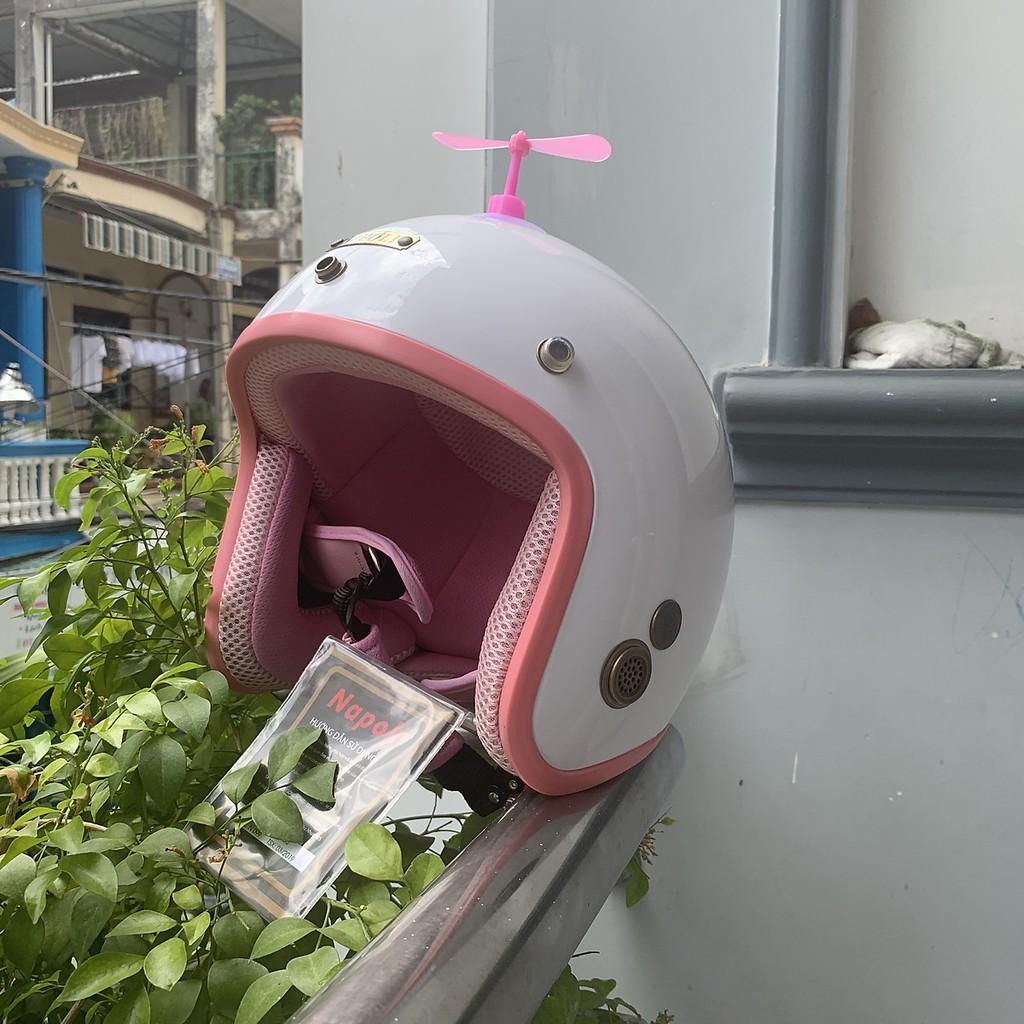Chong Chóng Doreamon Gắn Mũ Bảo Hiểm - Nhiều Màu - Hồng