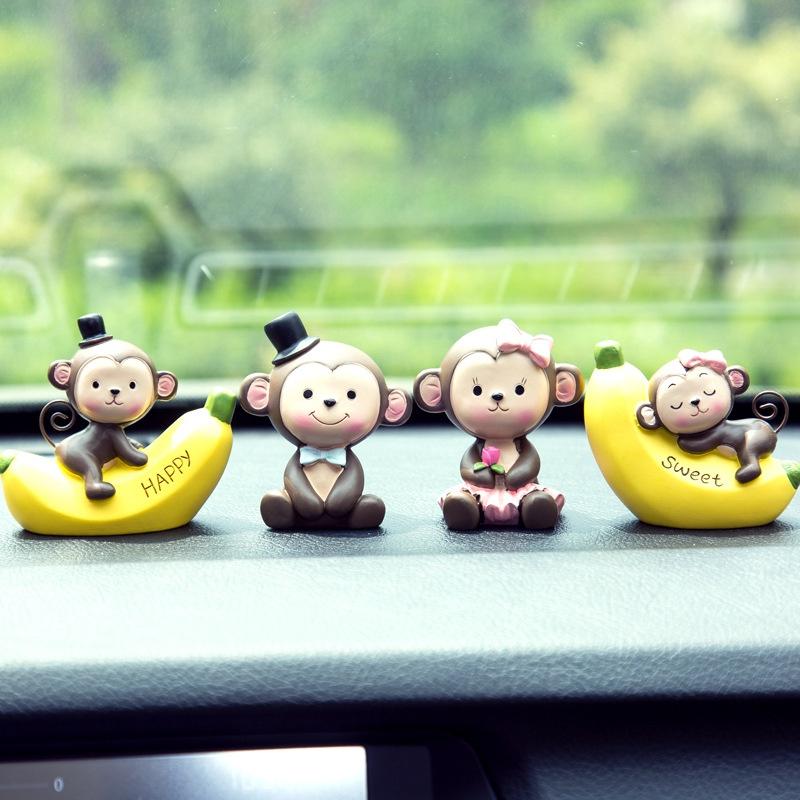Mô Hình Chú Khỉ Dễ Thương Dùng Trang Trí Xe Hơi