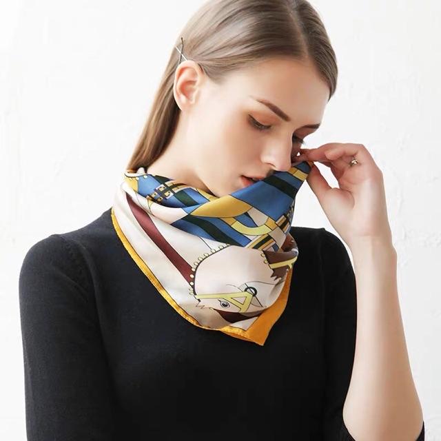 Khăn bandana choàng lụa thanh lịch in hình con ngựa size 70x70cm - Khăn turban