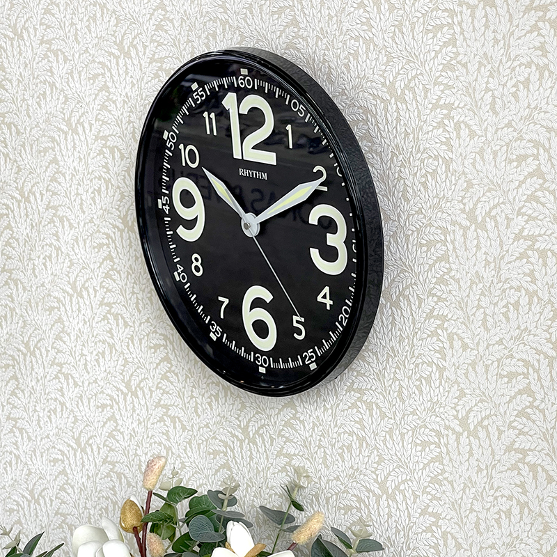 Đồng hồ Rhythm CMG499BR02 Kt 31.0 x 4.5cm, 735g Vỏ nhựa. Dùng Pin.