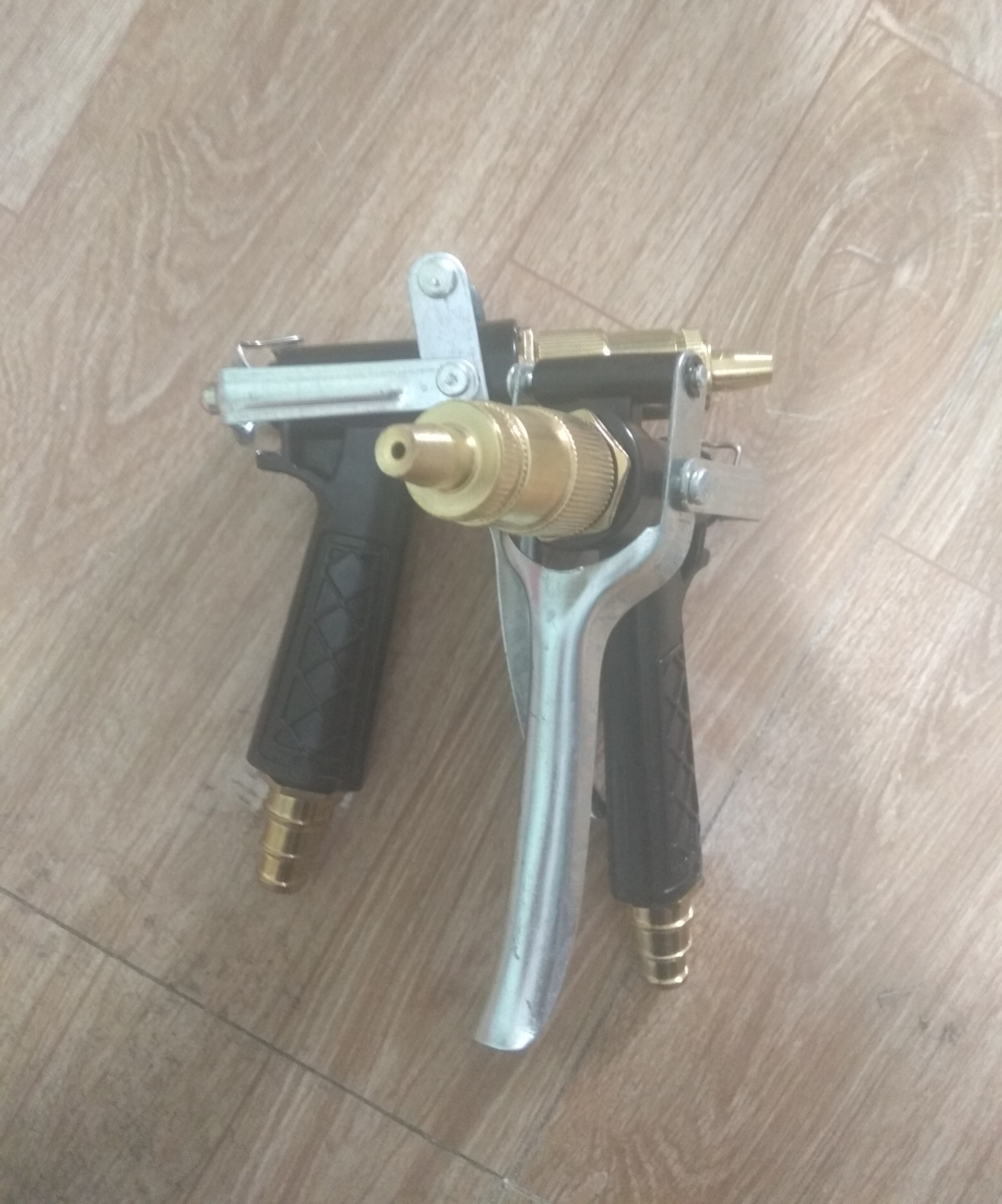 Òi phun xịt rửa xe, tưới cây chuyên nghiệp