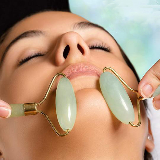 Con lăn cẩm thạch thoa kem , massage mặt se khít lỗ chân lông , giảm các nếp nhăn trên da mặt , giúp massage thư giãn thiết kế nhỏ gọn tiện lợi
