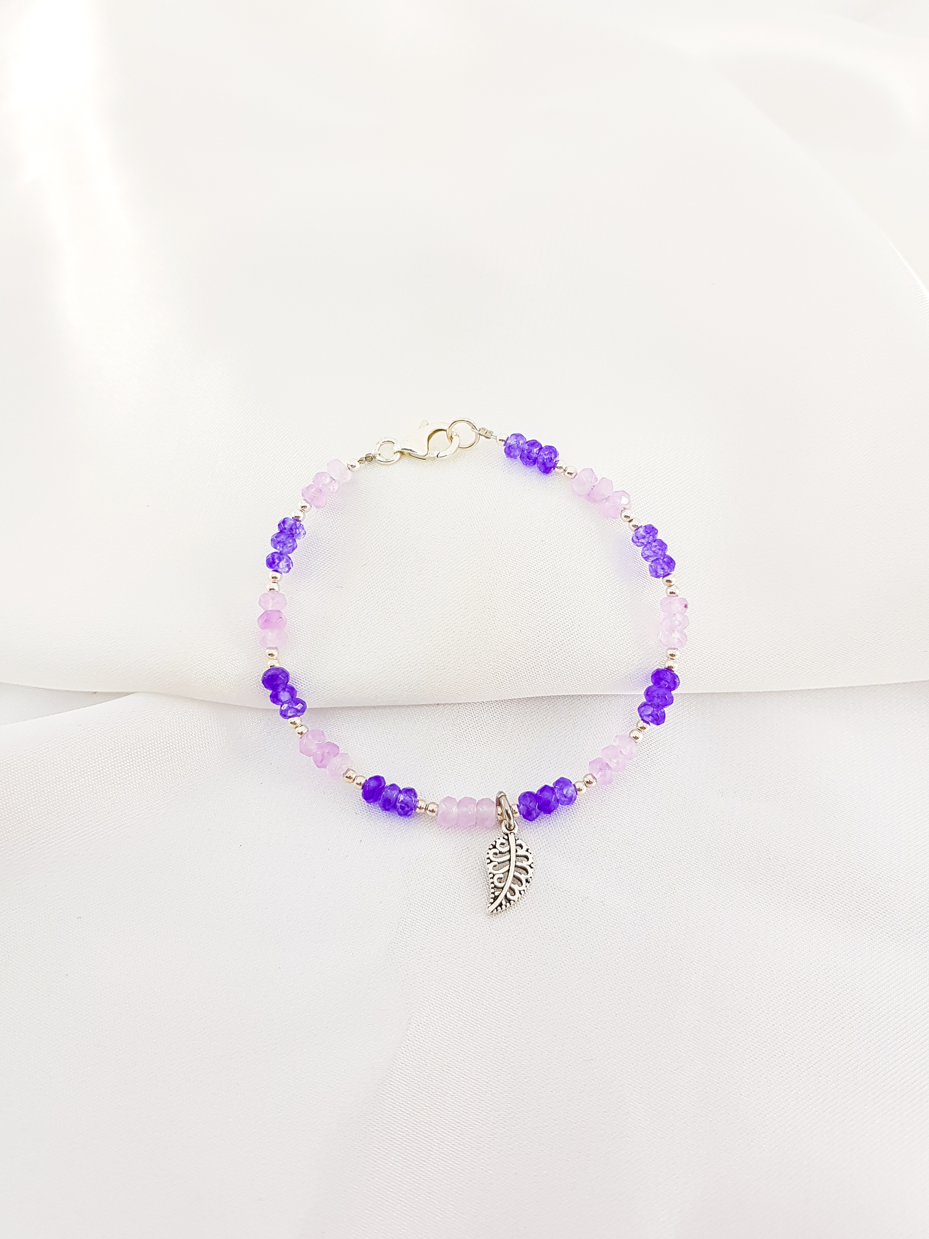 Vòng tay mệnh hỏa, thổ đá Agate mix charm chiếc lá