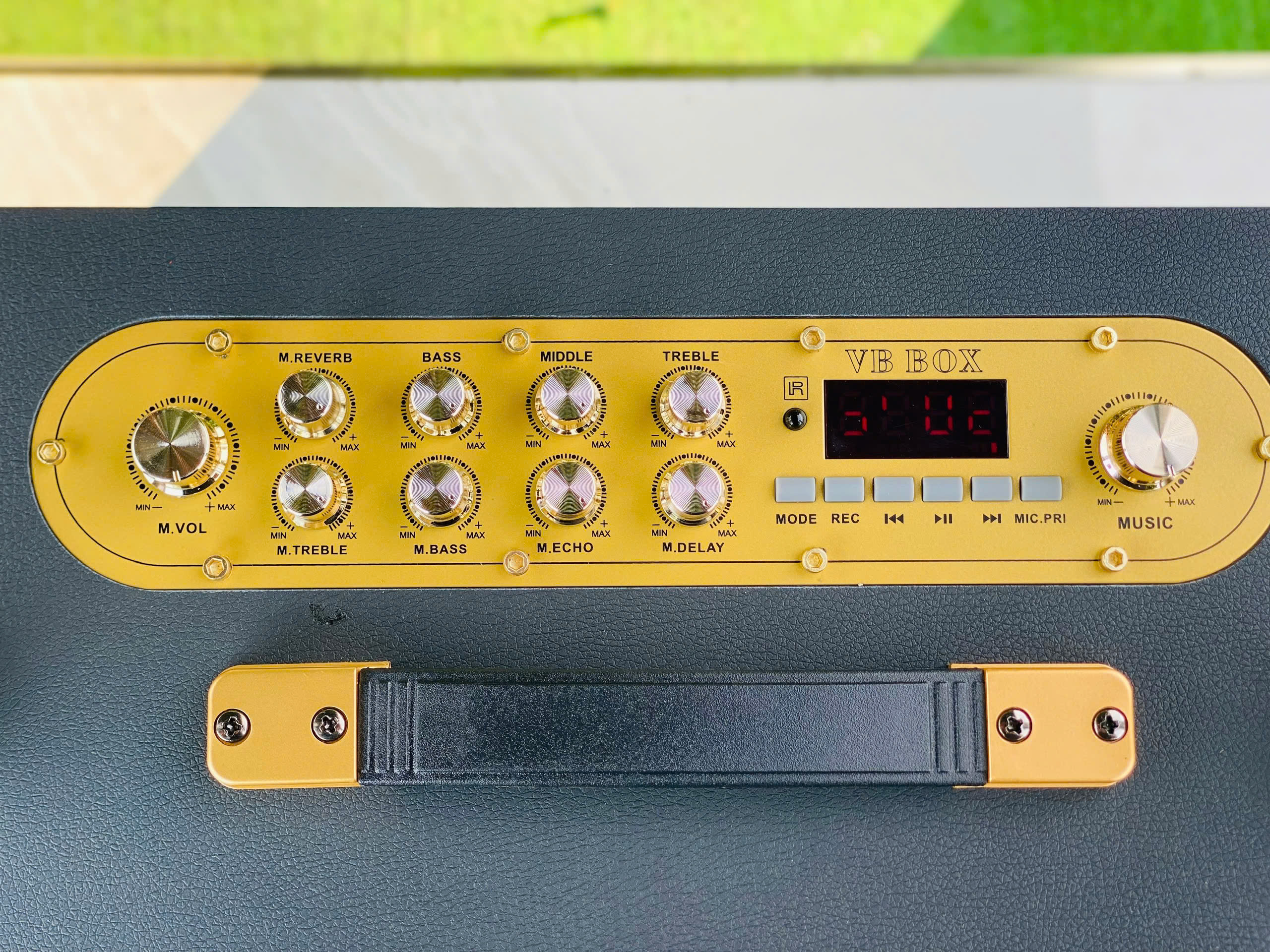 Loa Kéo Xách Tay Nhỏ Gọn Karaoke MT8888 – 400W, 2 Bass 16, Có Mic Không Dây, Giá Rẻ Âm Thanh Hay Mạnh Mẽ hàng nhập khẩu