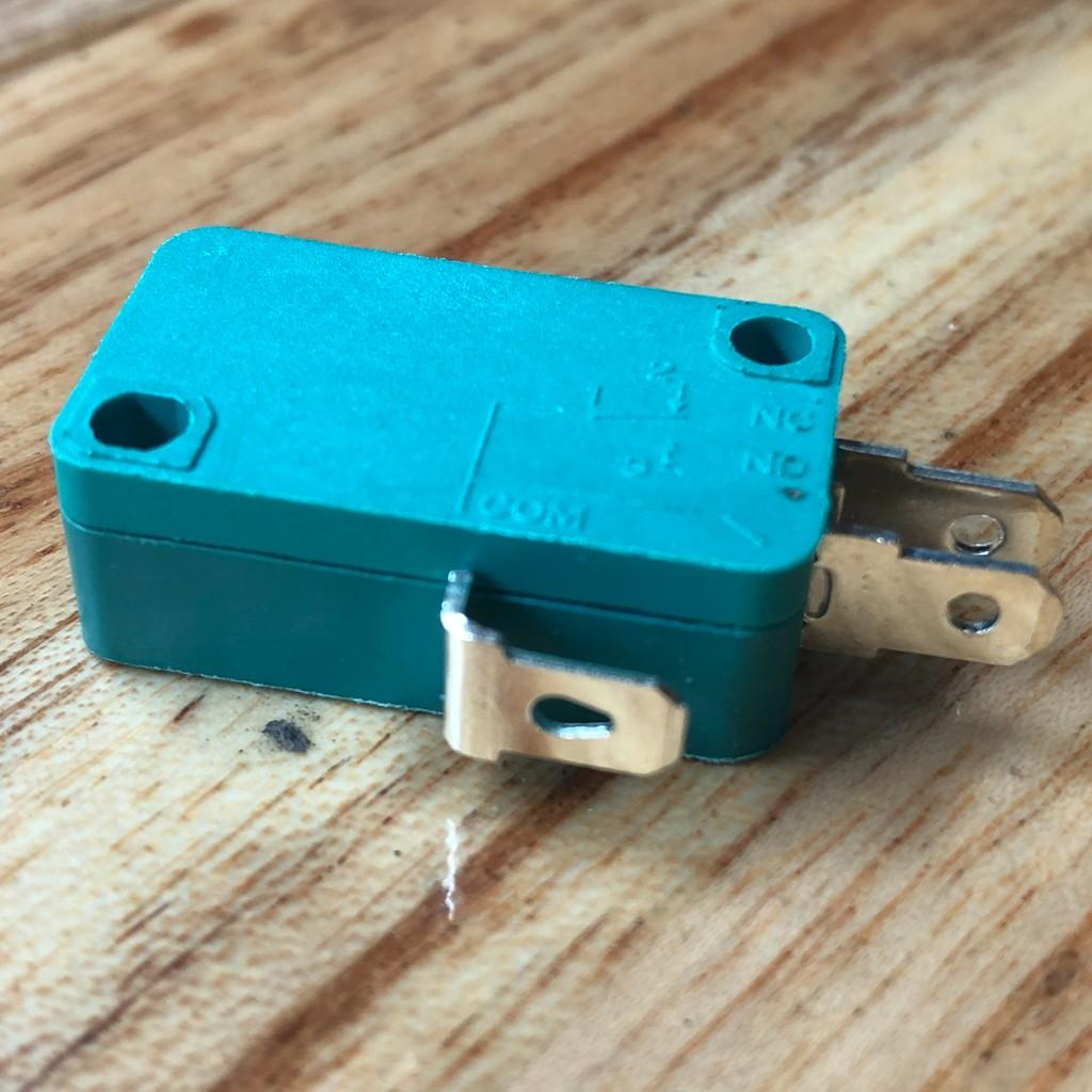 Công tắc cửa lò vi sóng 15A 250V