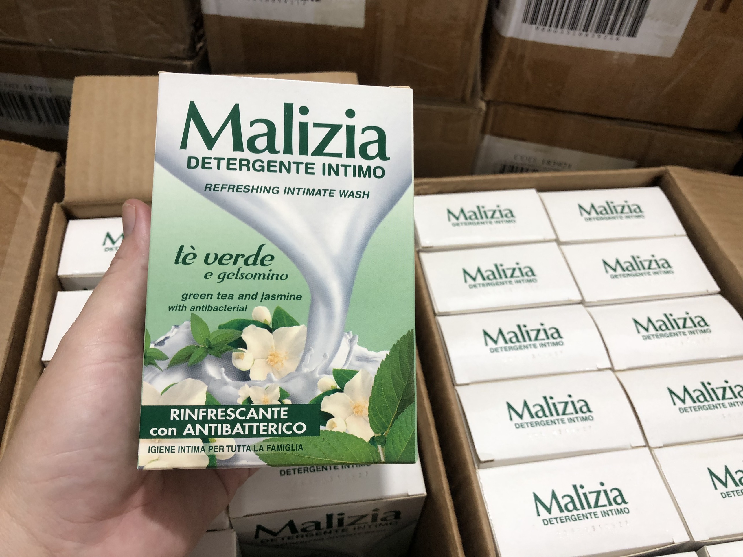 Dung dịch vệ sinh nữ kháng khuẩn Malizia trà xanh và hoa nhài 200 ml nhập khẩu Italia