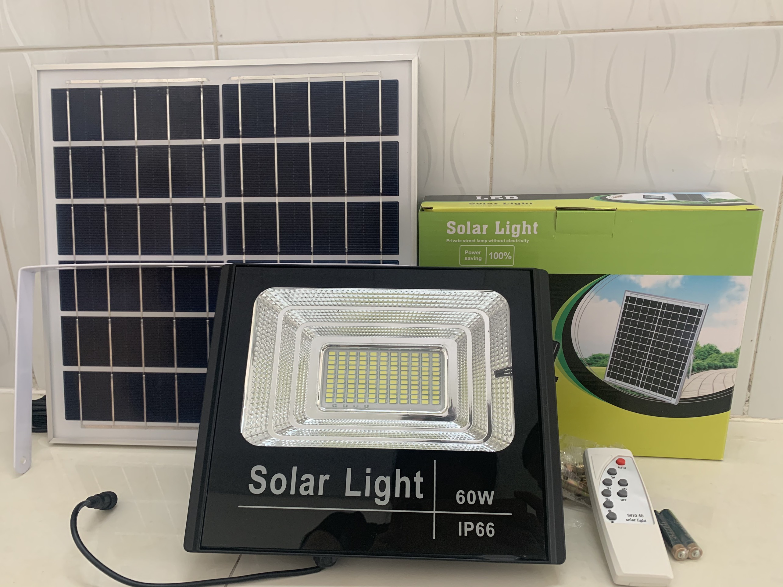 Đèn Pha Năng Lượng Mặt Trời Công Suất 60W