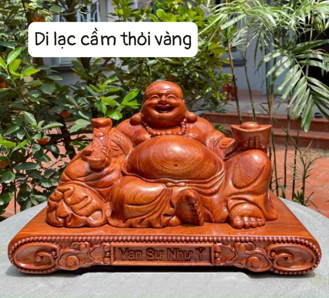 Tượng phật di lặc tay nâng thỏi vàng bằng gỗ hương đá kt ngang mặt 60cm