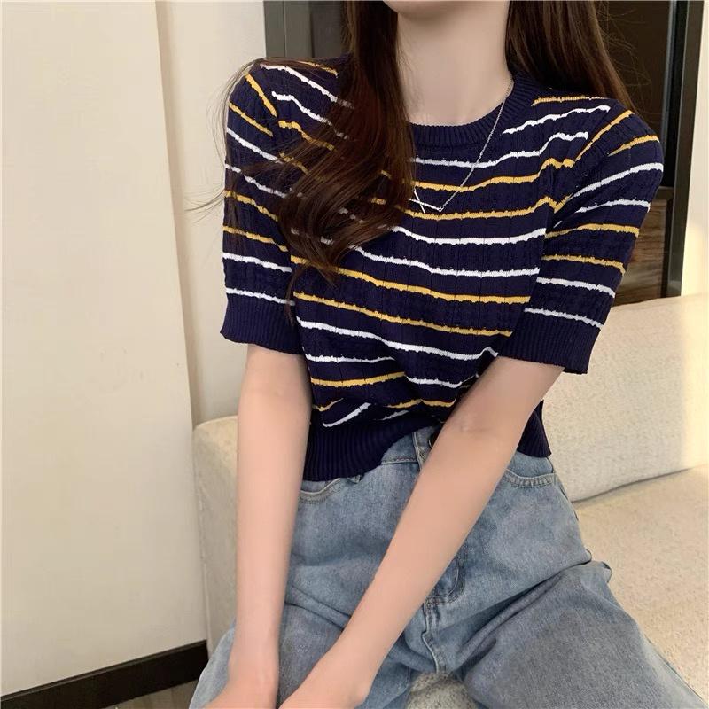 MS240 Áo len cộc tay cổ tròn kẻ ngang bo gấu