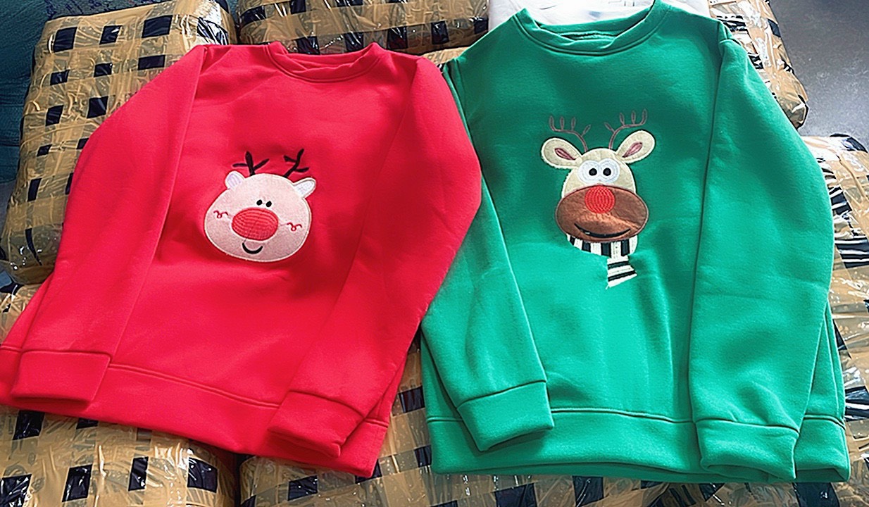 Sweater thêu Noel