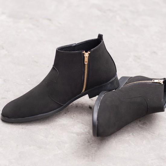 Giày Chelsea Boot Cổ Khóa Tiện Lợi Da Búc Đen Và Đế Được Khâu Chắc Chắn - CB521-bucdenkhoa(HL)-Kèm Vòng Gỗ Huyết Long