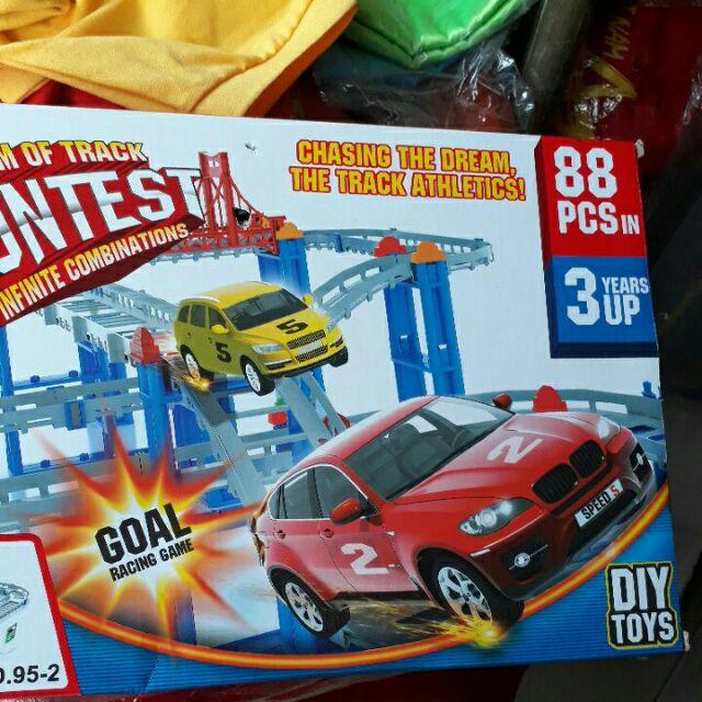 Mô hình ôtô đi trên đường ray