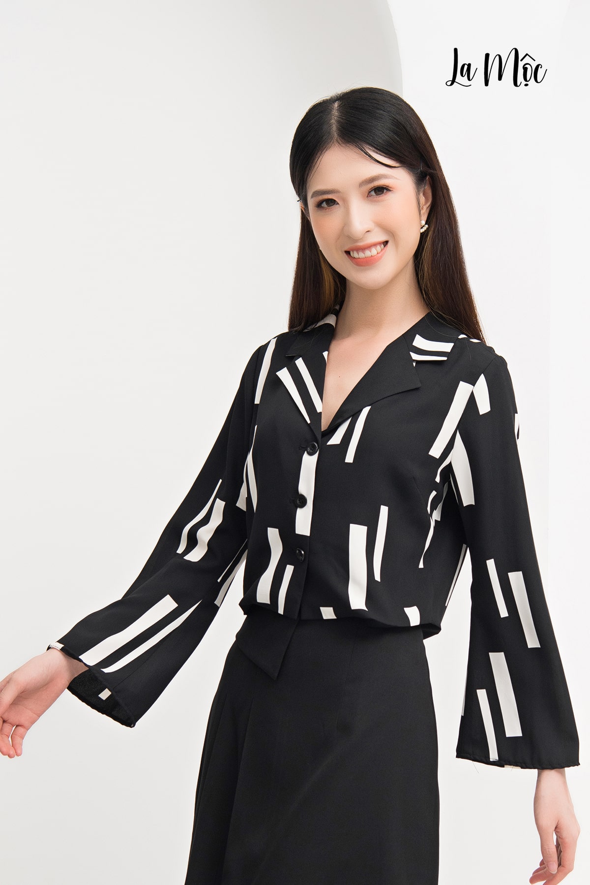 Áo Khoác Blazer Nữ Thời Trang Croptop Tay Loe Maxivic, La Mộc - LM62180