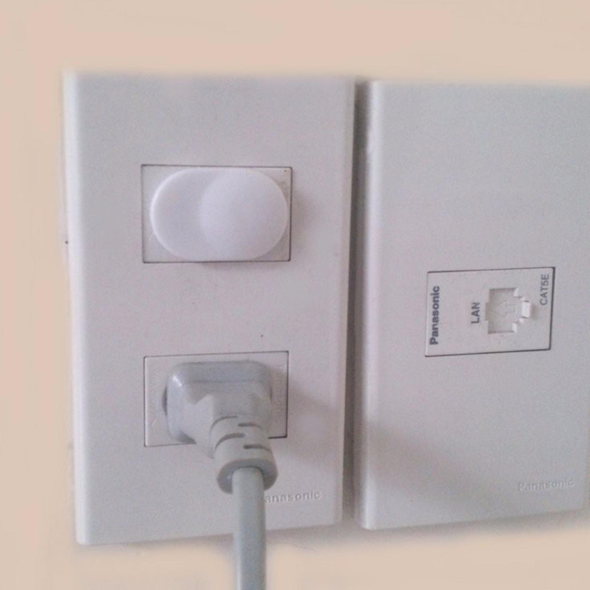 Bộ 10 nút bịt ổ điện chống giật an toàn cho bé và gia đình bạn