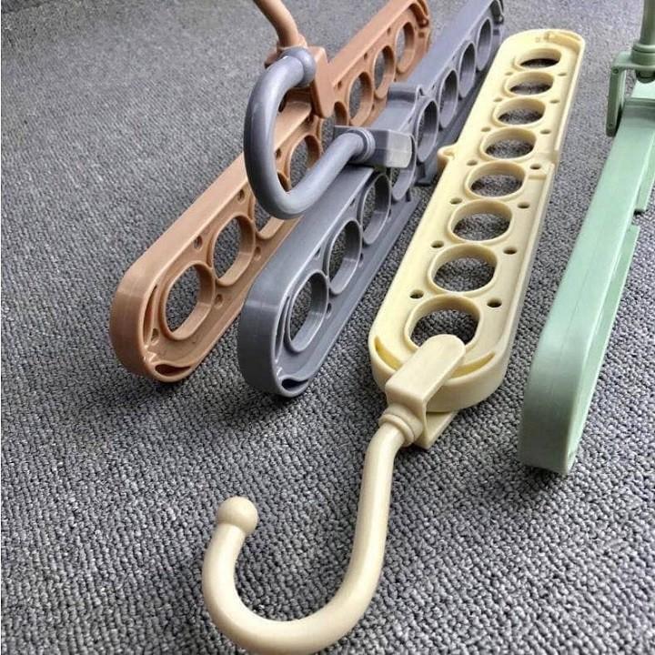 Combo sản phẩm 10 móc treo quần áo 9 lỗ tiện lợi bằng nhựa chất lượng cao