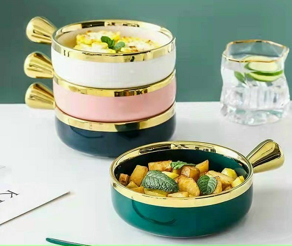 Bát sứ ngọc có tay cầm viền vàng
