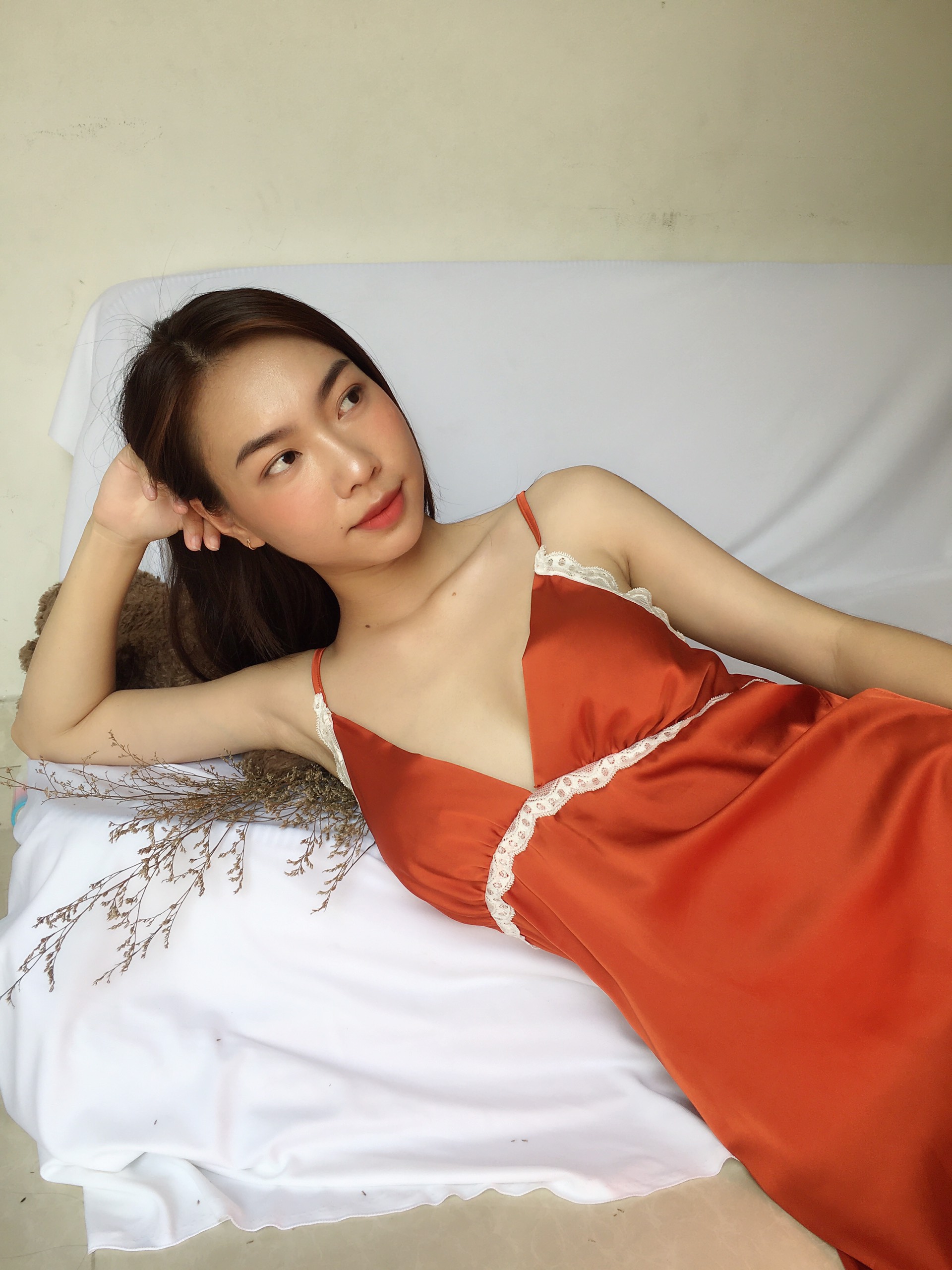 [HATU SLEEPWEAR] Váy ngủ lụa dáng dài phối ren xinh xắn,đáng yêu-Màu cam đất tặng kèm quần chip ren