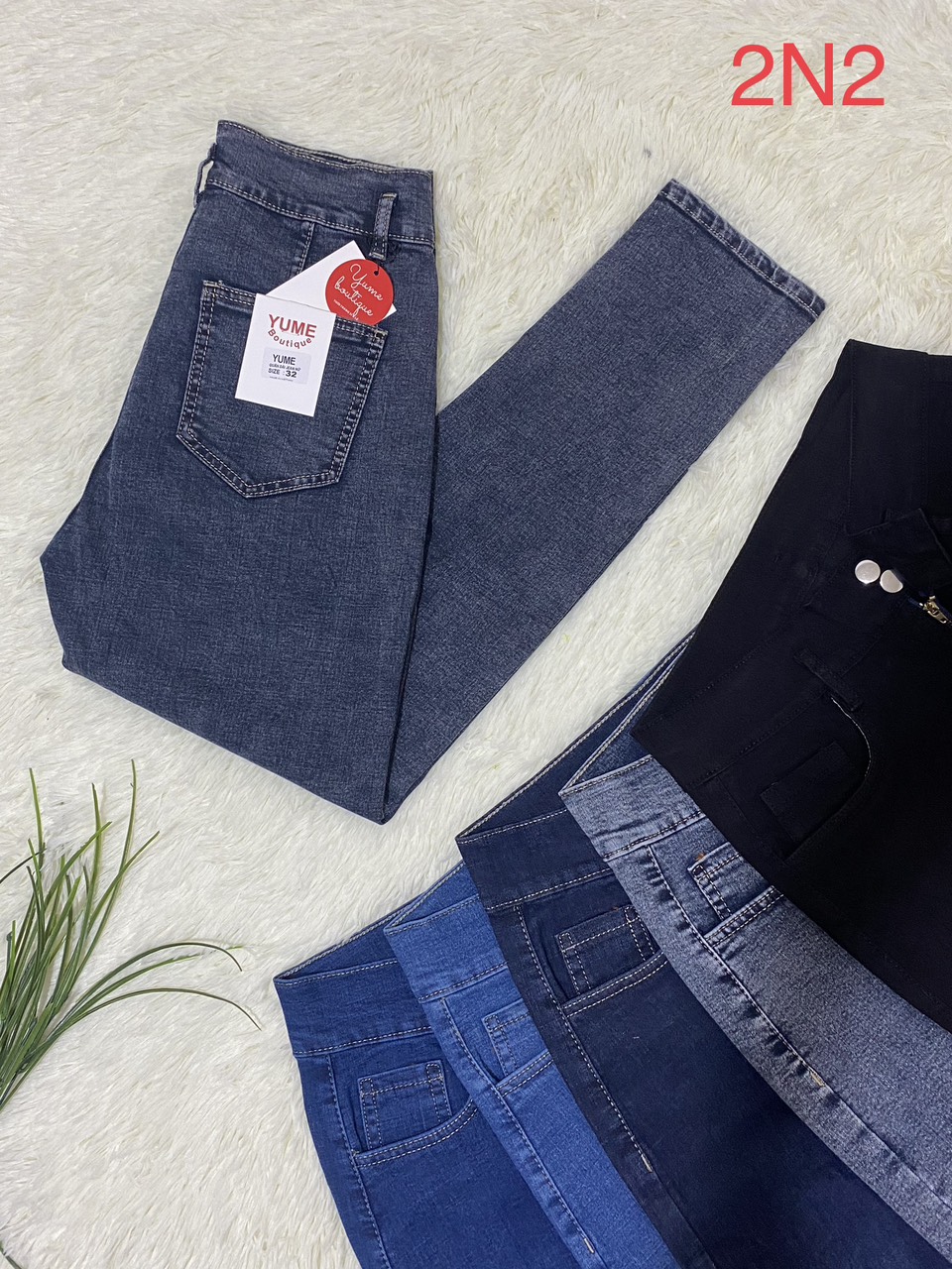 Quần jean dài lưng cao 2 nút có size 26-42 . Vải dày và co giãn. YUME JEAN BIGSIZE