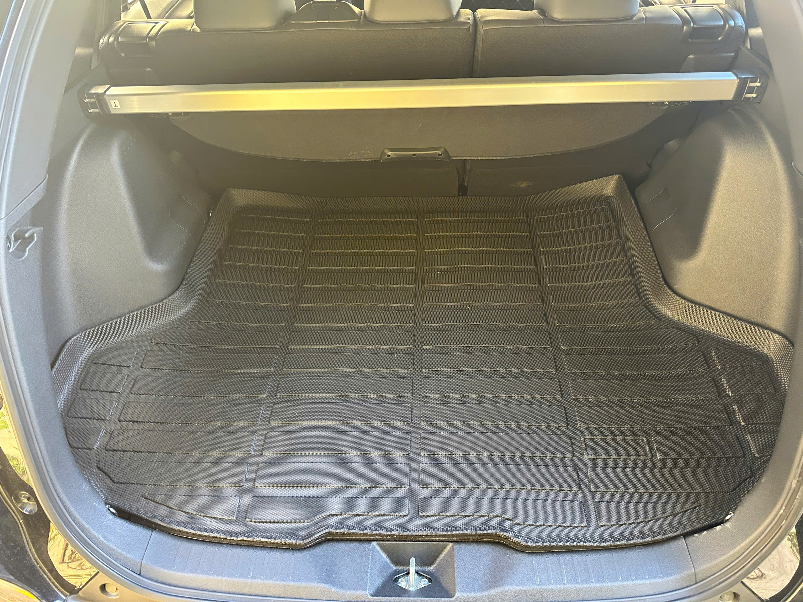 Thảm lót cốp xe ô tô Toyota Yaris 2023+ nhãn hiệu Macsim chất liệu TPE cao cấp màu đen