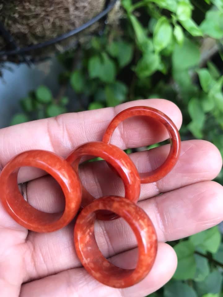 NHẪN ĐEO TAY MÀU ĐỎ 18MM CHẤT LIỆU ĐÁ CẨM THẠCH   HỢP NAM MỆNH HỎA THỔ