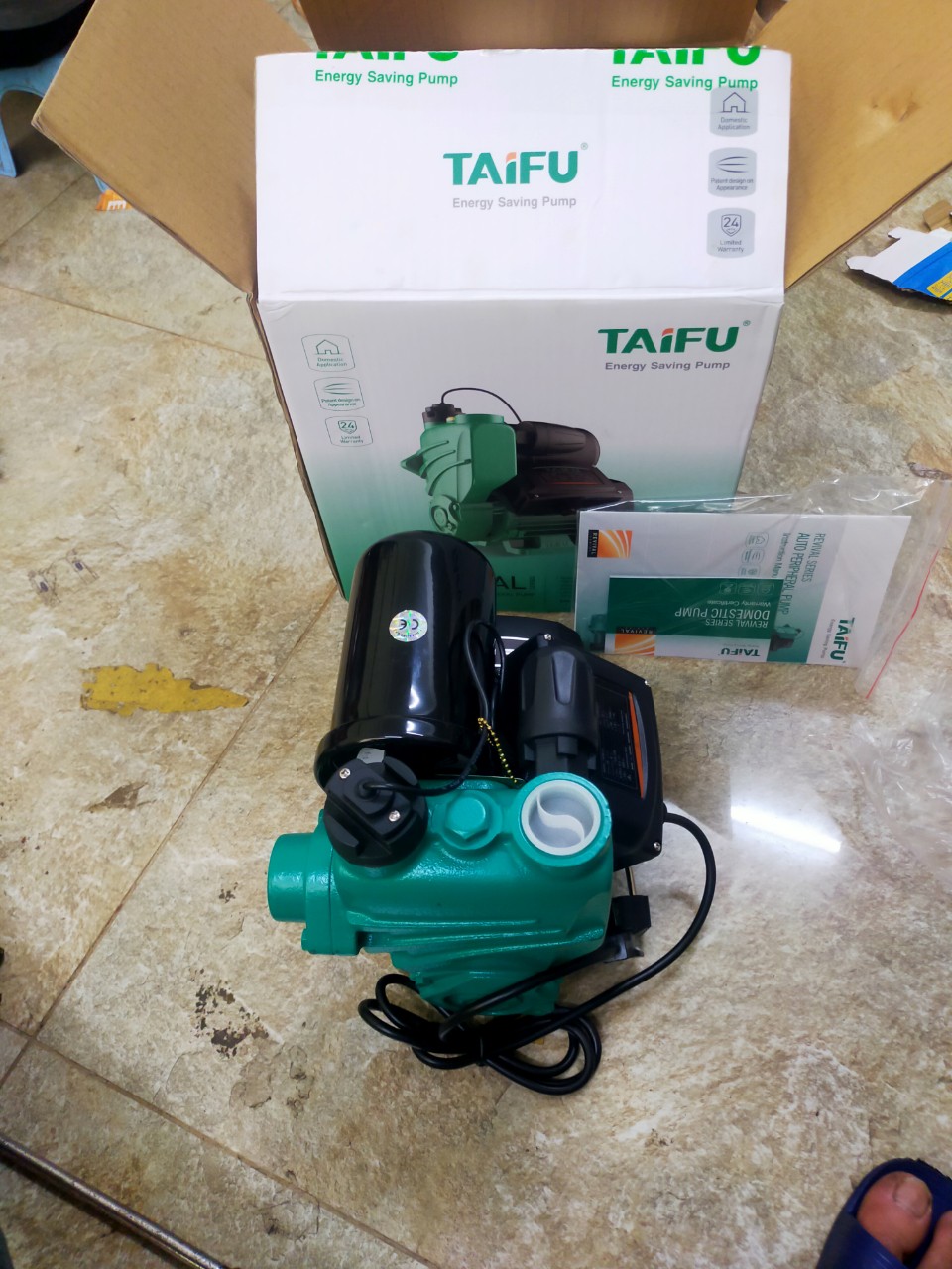 Máy bơm nước tăng áp thông minh TAIFU 370w