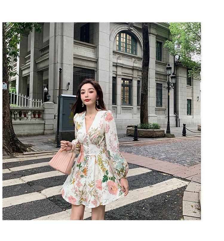 DONGSHOP 2023 Xuân/Hè Jumpsuit Nữ dài tay áo Hàn Quốc V cổ đèn lồng tay áo đầm in váy cao eo rộng chân quần