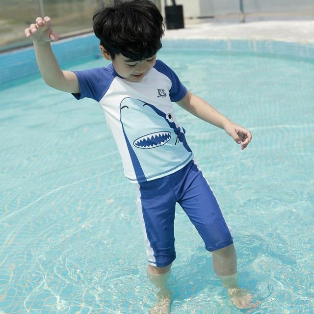 SET BƠI KÈM NÓN BÉ TRAI BABYSHARK XANH