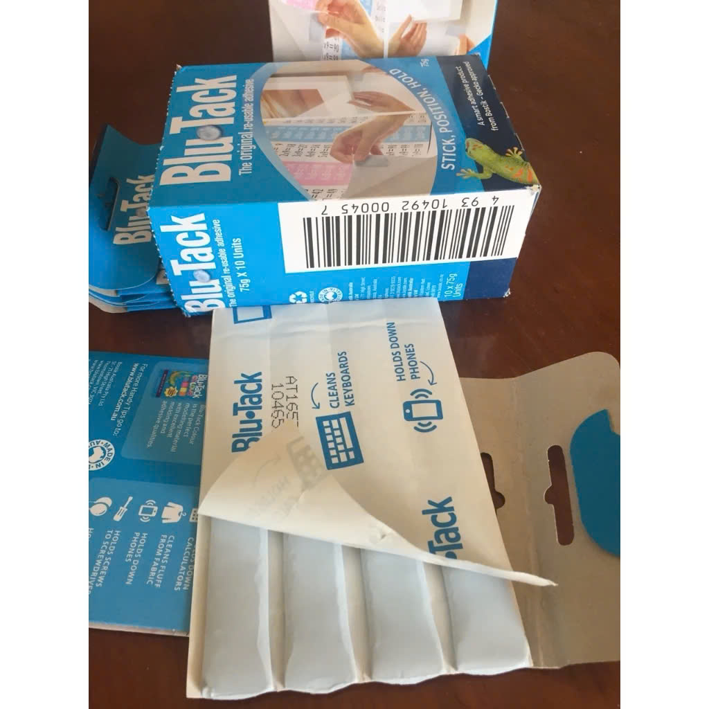 Đất Sét Dính BLU TACK Blutack 187052 của Bostik 75GR