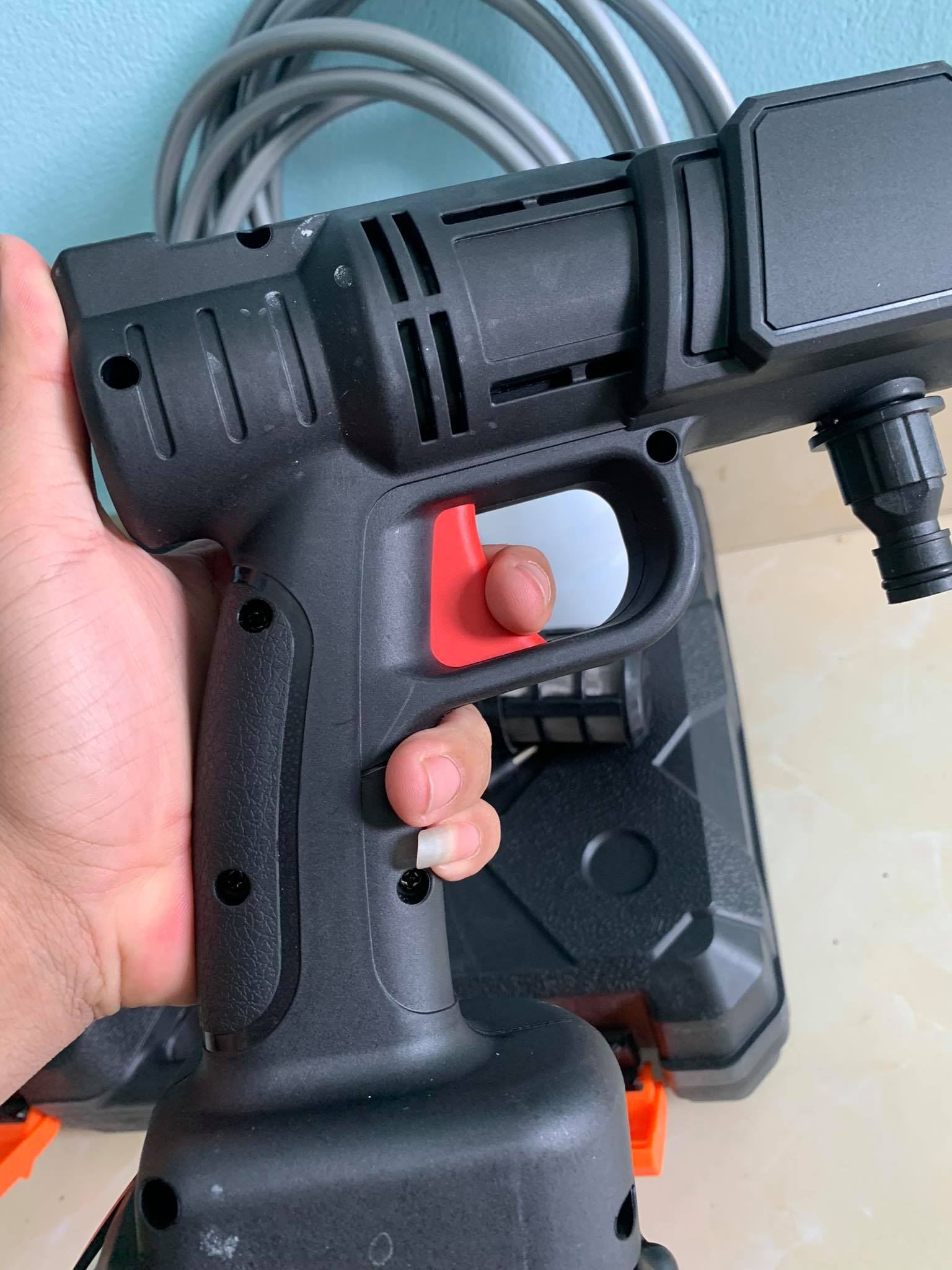 Máy xịt rửa xe pin 168v 10cell
