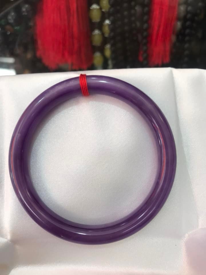 Vòng cẩm thạch Tím Mới Size 54mm x 7mm  Vòng Tím Đậm Bóng Đẹp Hợp Nữ mệnh Hỏa Thổ  Nữ cân nặng 53kg - 64kg ạ